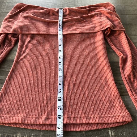 Charlotte Russe SM Top - Picture 3 of 5